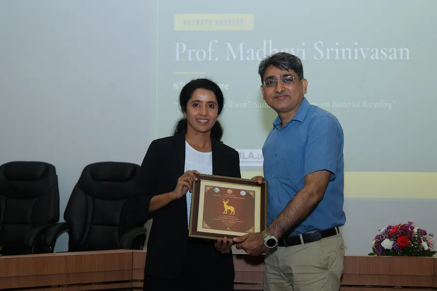 Felicitation of keynote speaker Prof. Madhavi Srinivasan, NTU Singapore