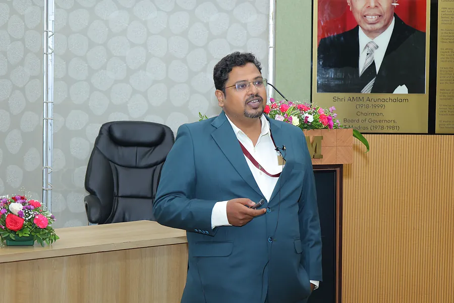 A parallel session at the IC&SR seminar hall