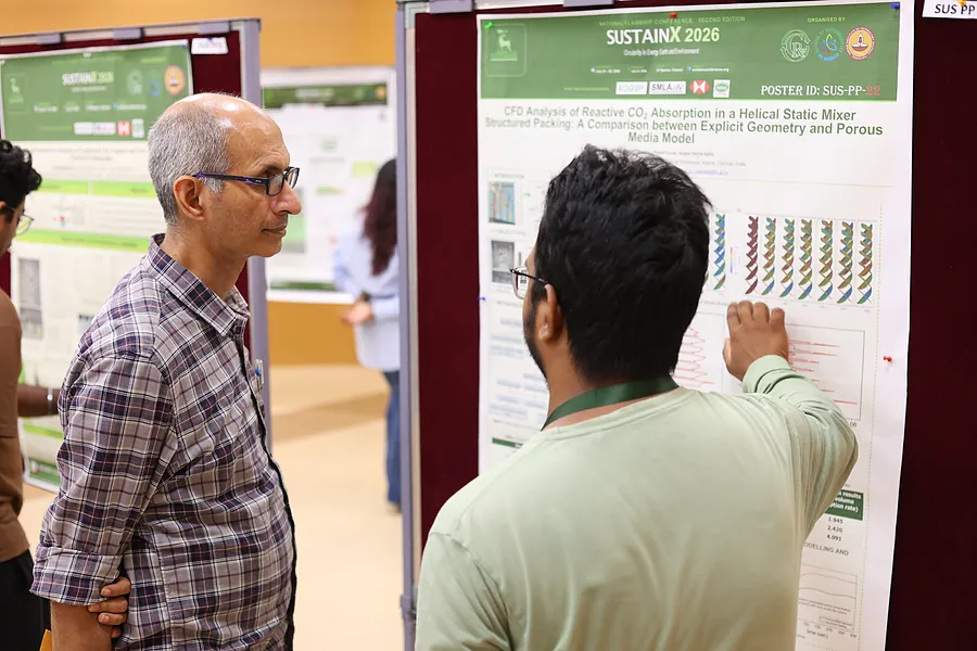 Discussion at the poster boards during the afternoon session